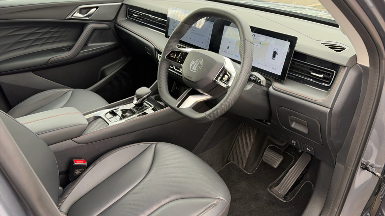 MG HS 1.5 T-GDI Hybrid+ Trophy 5dr Auto Hybrid Hatchback